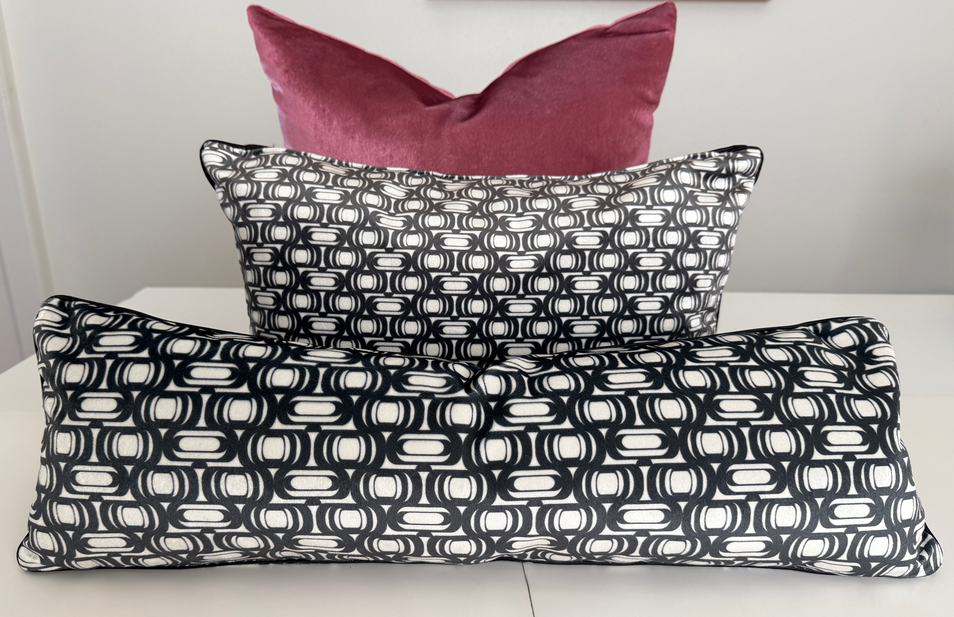 Velvet 20x20" Throw Pillow – Blush Luxury Accent Cushion